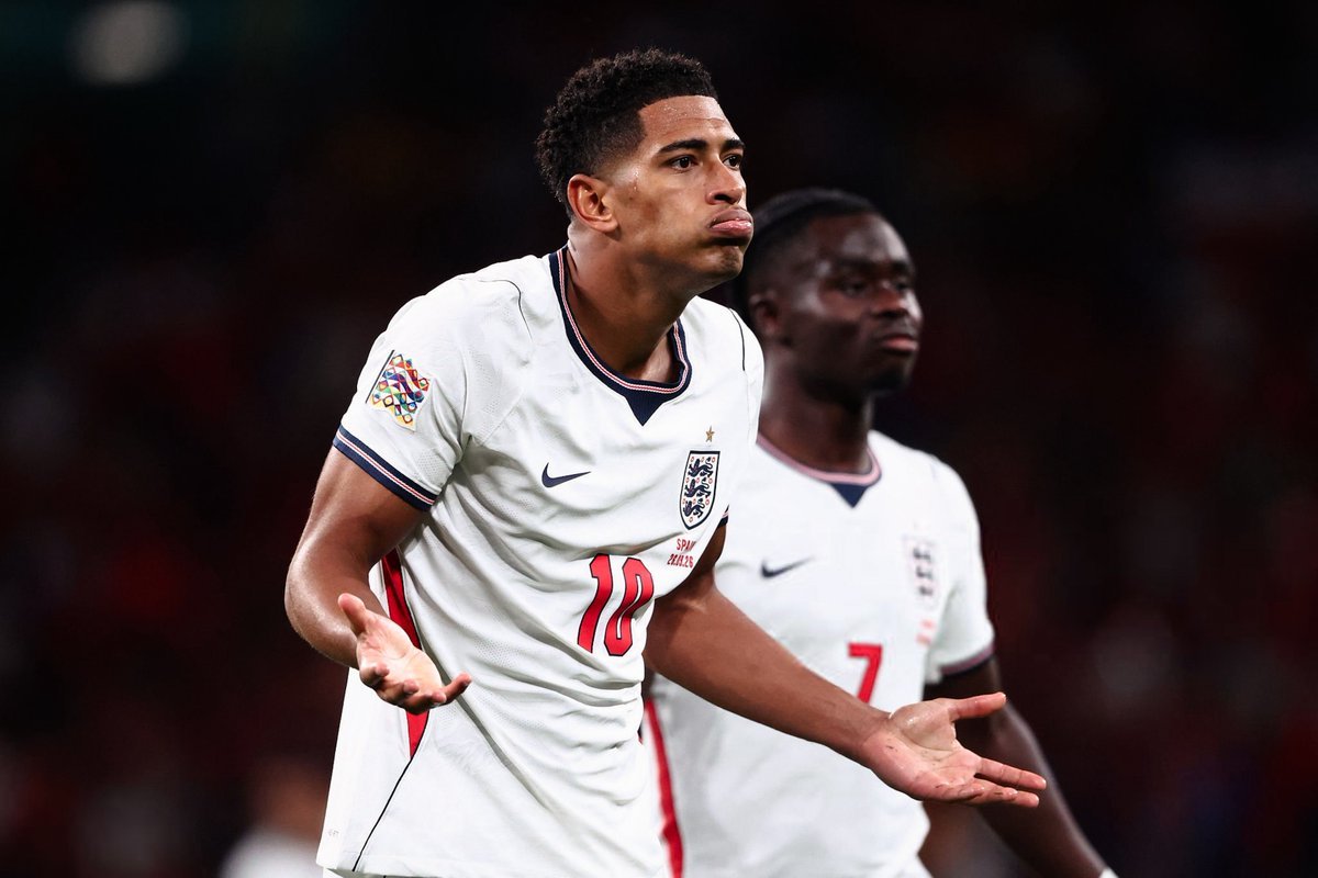KDCGlobal_'s tweet photo. ENGLAND IS A ONE-MAN TEAM, and that man is JUDE Victor William Bellingham! 

He did his best but too bad, he could't do it all😰 https://t.co/yRs6MRyk2k