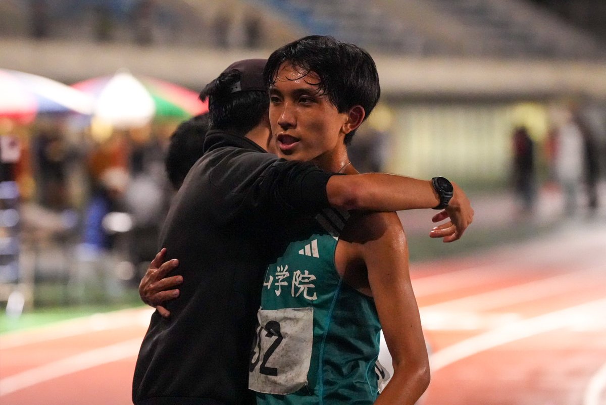 JDngjp's tweet photo. 絆記録会
青山学院大学

走り終わった選手にナイス。
よくやったと言葉を交わす https://t.co/kpAMtQFhHz