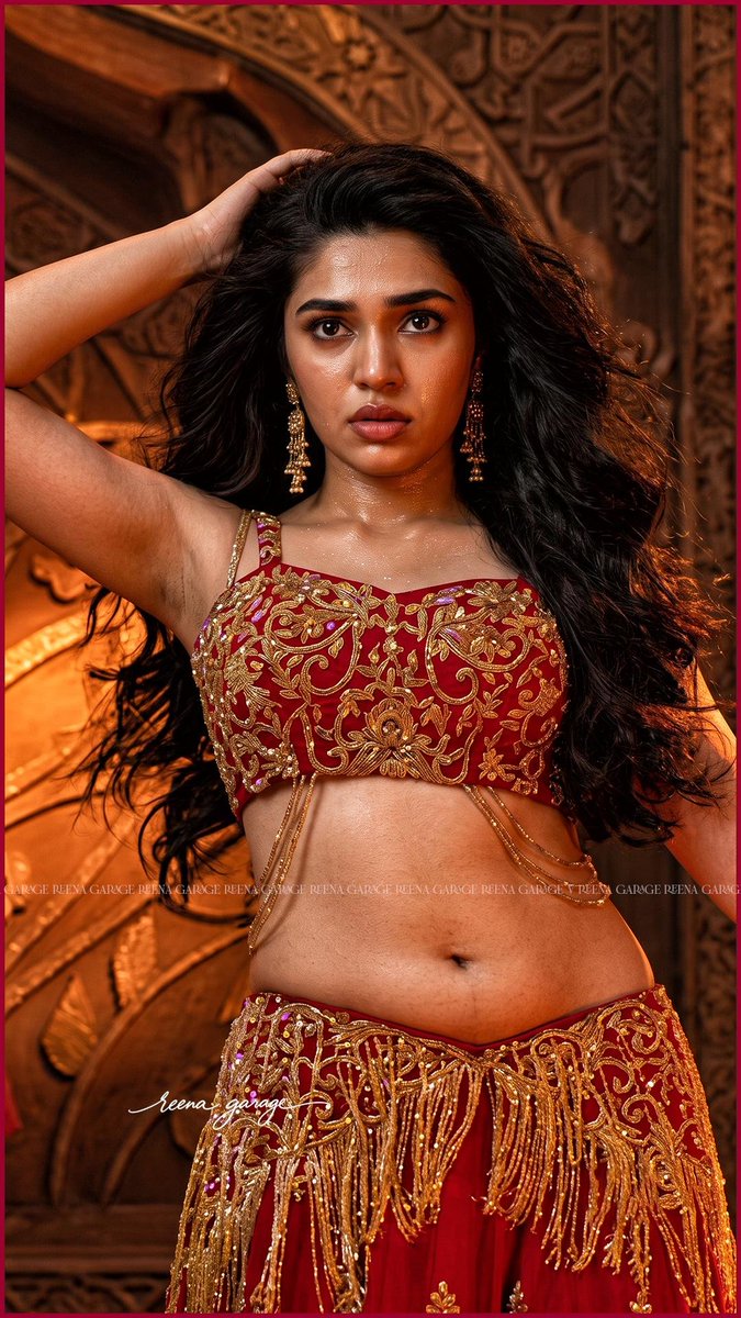 Omega191918's tweet photo. Krithi Shetty in “Abdi” — pure heat, bold glamour, and an absolutely captivating screen presence. 🔥❤️🔥
#KrithiShetty #Abdi #SouthIndianCinema #Tollywood #Hotness #Glamour #Trending #Viral #X https://t.co/elxp8cX64R