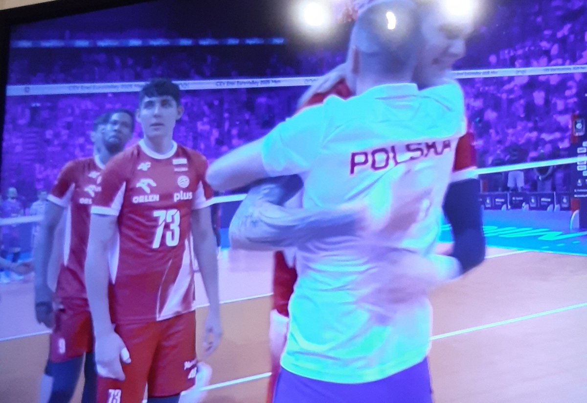 Iza72S's tweet photo. Super mecz , super drużyna, mistrzowie pod każdym względem!🇵🇱🇵🇱🇵🇱🥳🥳🥳💪💪💪#POLFRA 3:1 
#CEV
#EUROVOLLEY2026
#GOLDPOLAND https://t.co/mRvHyUxdVd