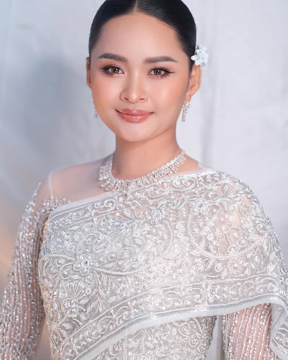 johncampbellfri's tweet photo. Congratulations, sis Son Channeath! Ring ceremony outfit by Chheang Samnang Bridal, Branch 1 
Makeup: Nhem Vitou 
Hair: Srey Na Mp https://t.co/3BNPU7oXze