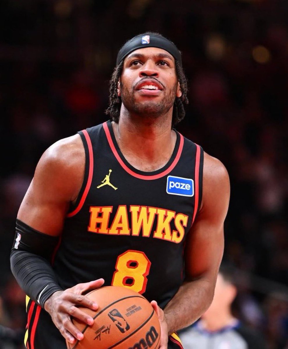 TheHoopCentral's tweet photo. BREAKING: TRADE DETAILS

Hornets receive:
Rob Dillingham 

Bulls receive:
Buddy Hield
Cash

(via @ShamsCharania) https://t.co/ujZC2uEUTq