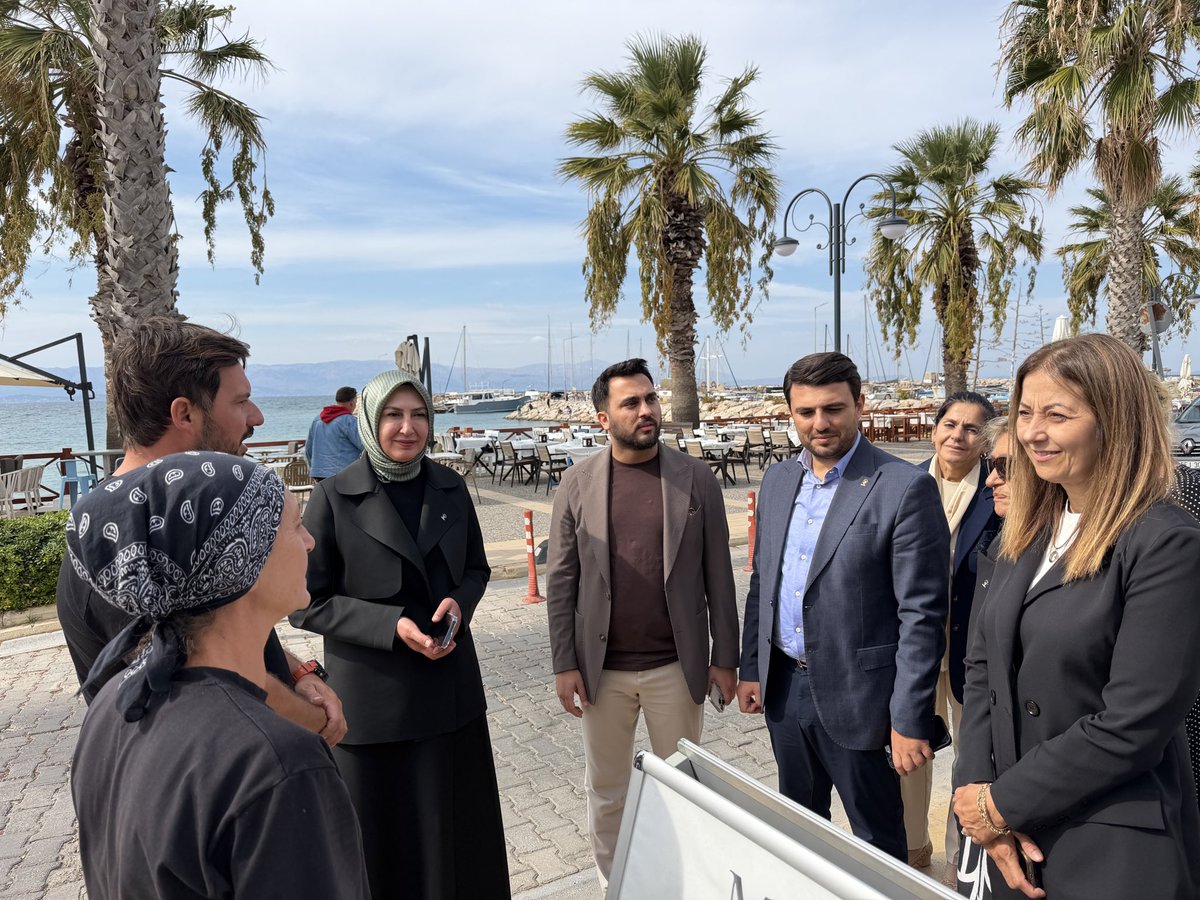 cesmeakparti's tweet photo. Türkiye Yüzyılı vizyonumuzu hemşehrilerimizle paylaşırken talep beklenti ve önerilerini dinledik
@akpartiizmir https://t.co/OPsSTmIvfl