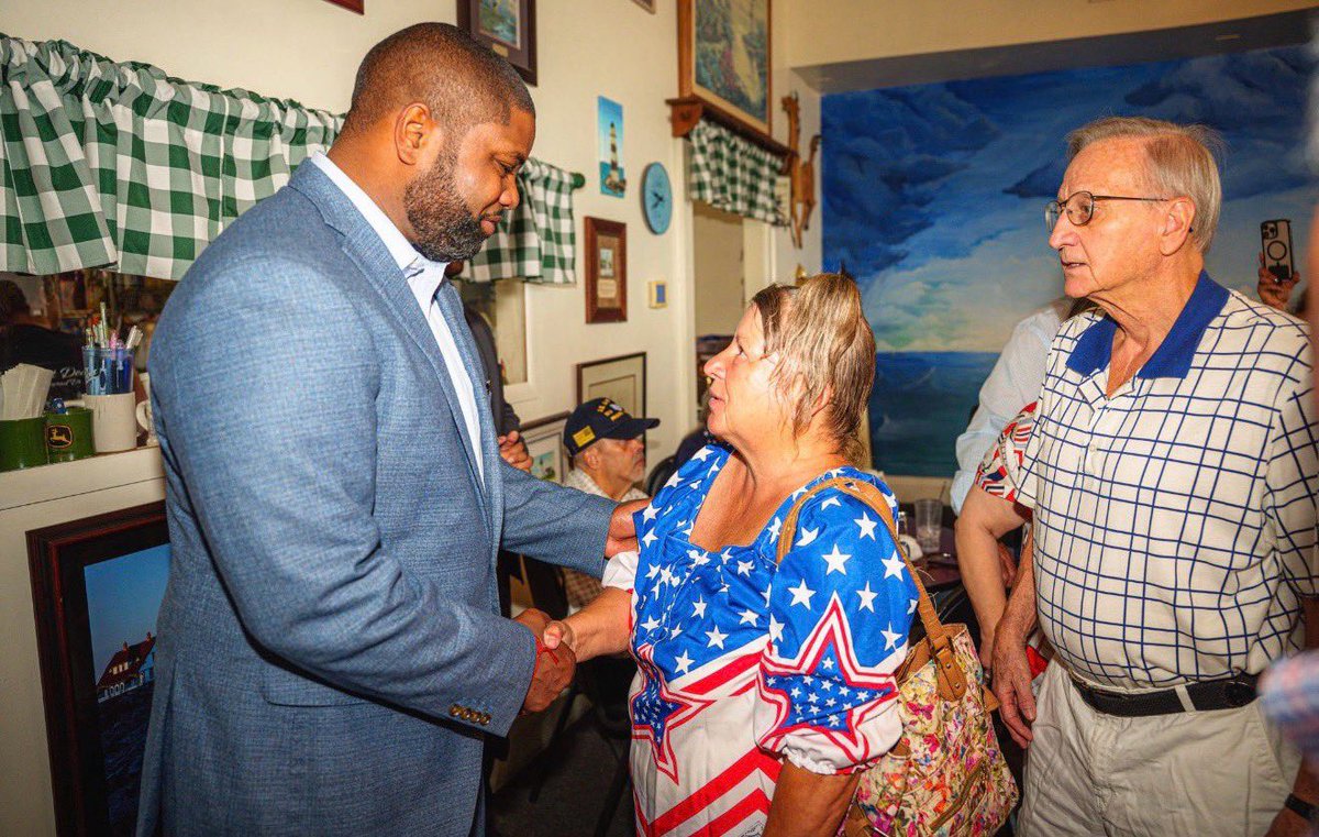 ByronDonalds's tweet photo. The best part of the campaign trail is meeting the people who make Florida so special.

Every conversation reminds me exactly why I’m fighting to keep our state affordable: Floridians deserve to build a life, raise a family, and continue calling the greatest state in the nation home.

Let's keep fighting, Florida.