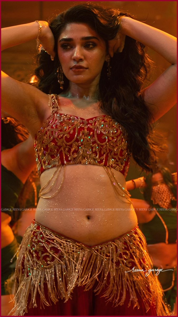 Omega191918's tweet photo. Krithi Shetty setting the screen on fire in “Abdi” with stunning moves and irresistible glamour. 🔥❤️‍🔥

#KrithiShetty #Abdi #SouthCinema #Tollywood #Glamour #Trending #Viral #X https://t.co/sEgDdJv1vC
