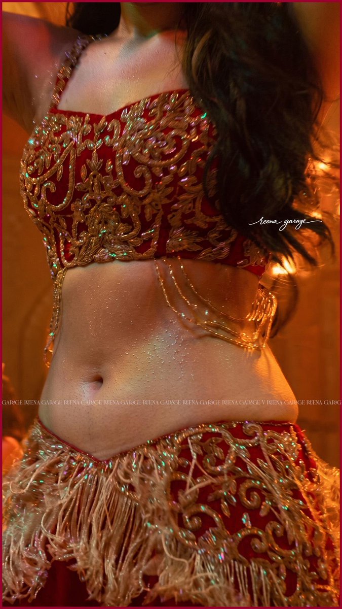 Omega191918's tweet photo. Krithi Shetty setting the screen on fire in “Abdi” with stunning moves and irresistible glamour. 🔥❤️‍🔥

#KrithiShetty #Abdi #SouthCinema #Tollywood #Glamour #Trending #Viral #X https://t.co/sEgDdJv1vC
