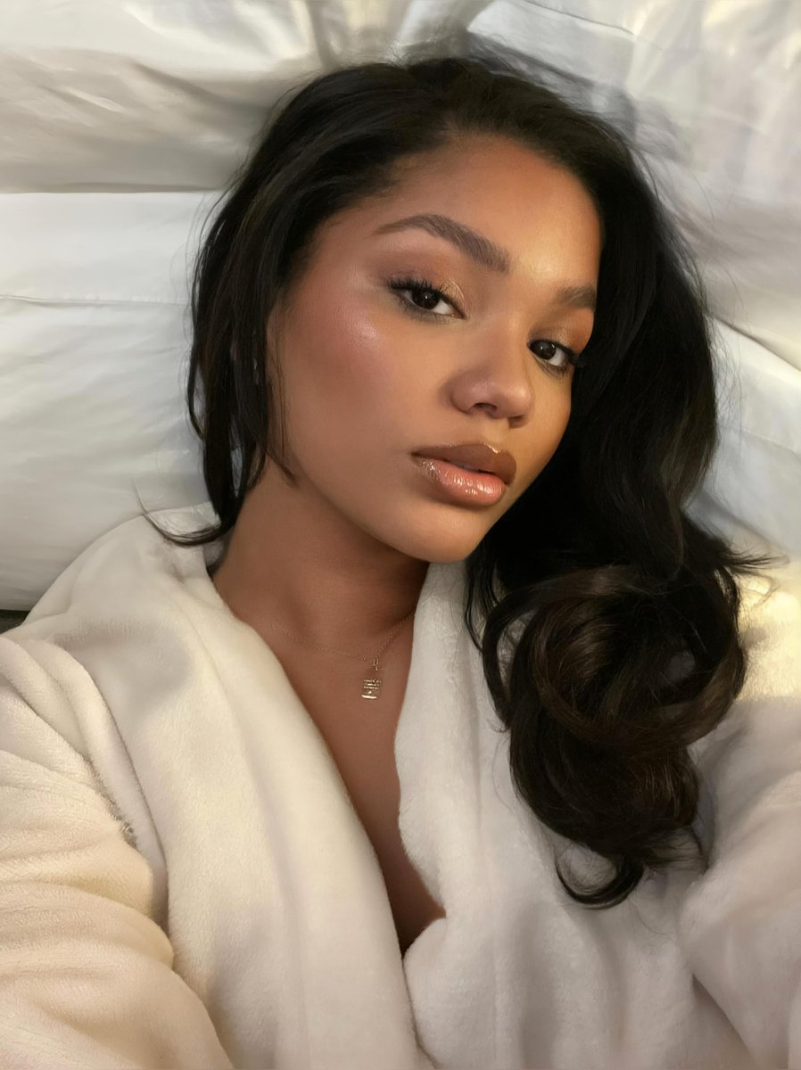 Melanieecore's tweet photo. Angel face 🪽་༘࿐ https://t.co/SIc51LVOWh