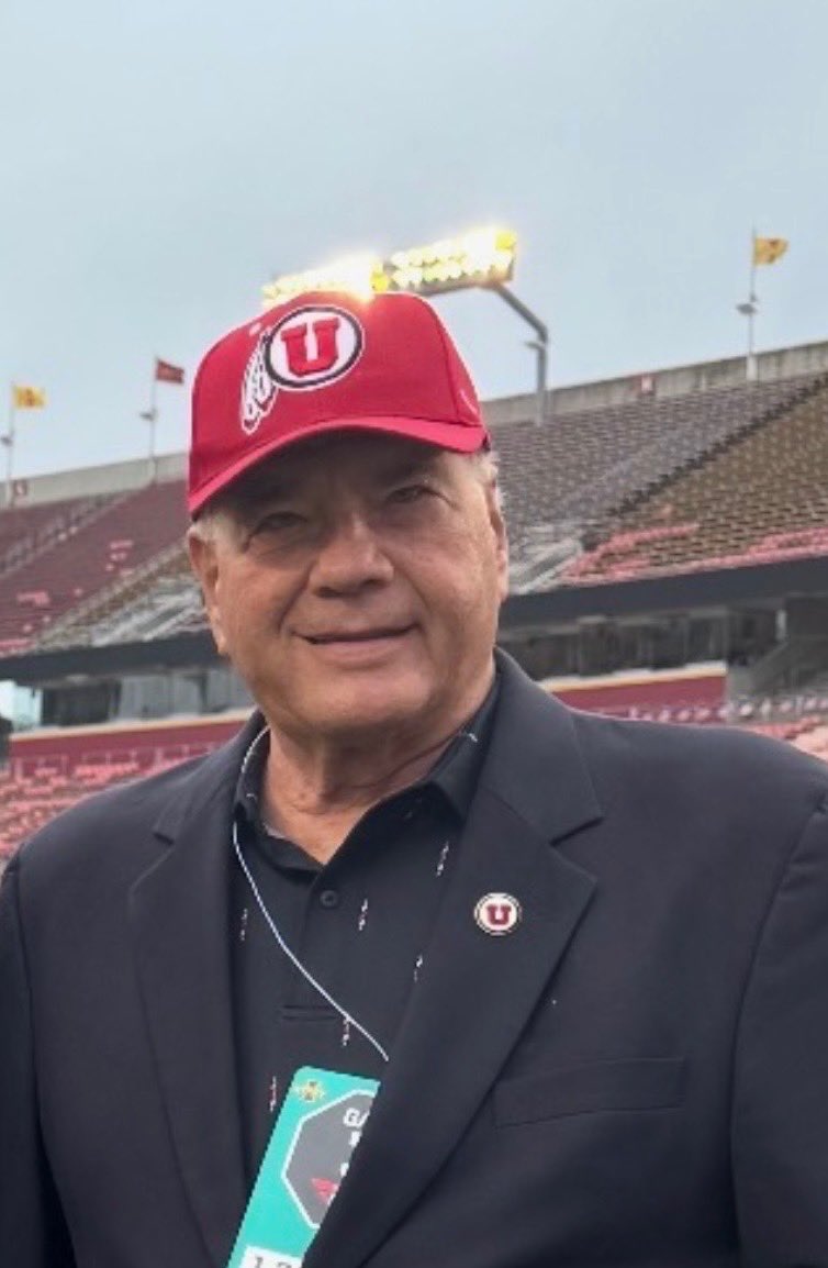 utesforlife's tweet photo. Elder Rasband giving a prayer in the locker room before the game today.  NBD. https://t.co/52syz5Rv77