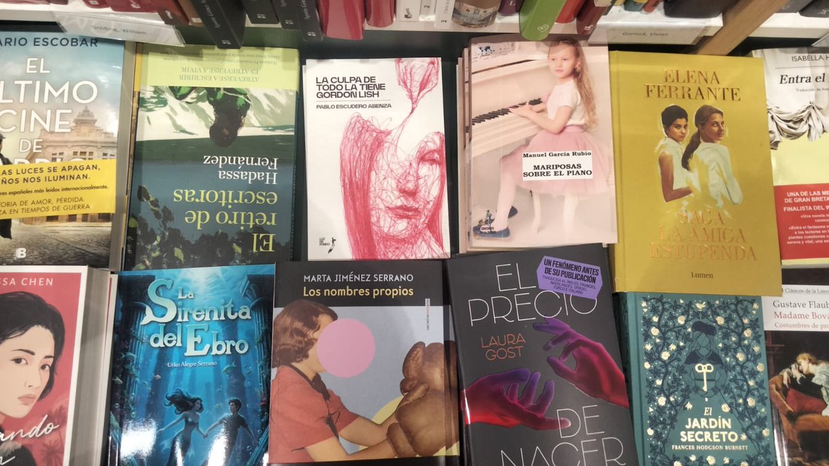 LuzdefondoEd's tweet photo. En @casadellibro #Oviedo ya han visto la luz… 💡
Lo bien acompañado que está nuestro primer libro junto al de @martajserrano 💛
#HágaseLaLuz🛋️ #DeFondo https://t.co/OhHe8tljtj