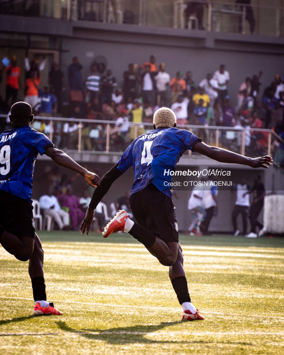 HomeBoyOfLaGos's tweet photo. Moment Sodia Ayoade equalizes for Sporting πͺπΎ
#SPLBAR #EUROMATCHNPFL #NPFL27 https://t.co/5eJ9zKtsp4