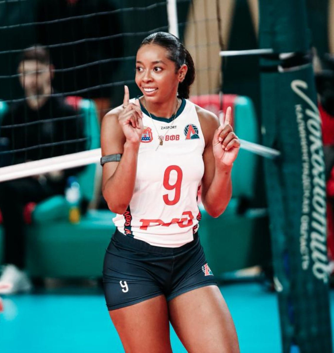 volei_lp's tweet photo. 🇧🇷 KISY x Dinamo Moscow  (3-1)
🏆 Legends Cup (Semifinal) 🇷🇺

📊 19 pts | +17 WL
15/34 ataque, 44%A , 1 block, 0 erros 
0 Aces, 16 tentativas, 1 erro
4 bloqueios https://t.co/CIohLwz4Pl