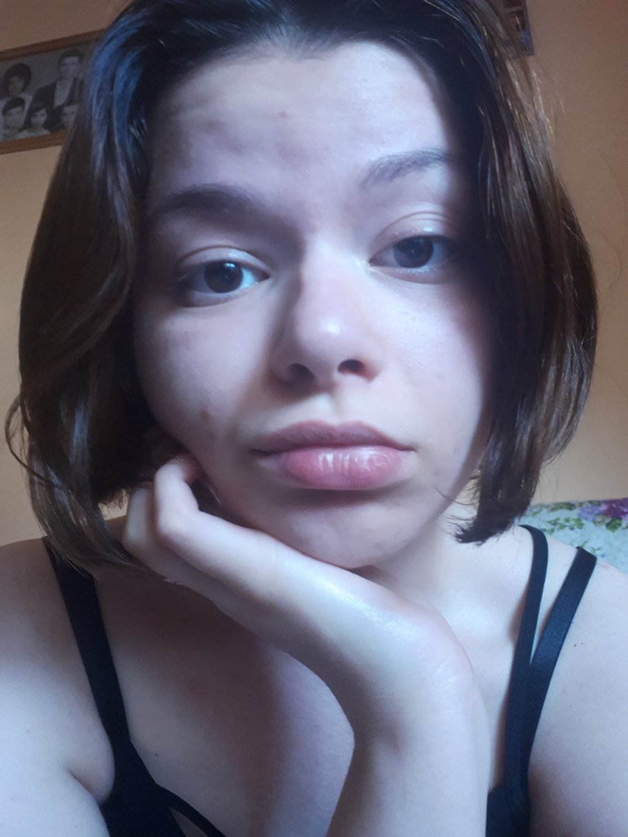 rosettebun's tweet photo. ah yes, when i had a different hair phase after one month 🧘🏻‍♀️😞 https://t.co/pxz3GsmSE5