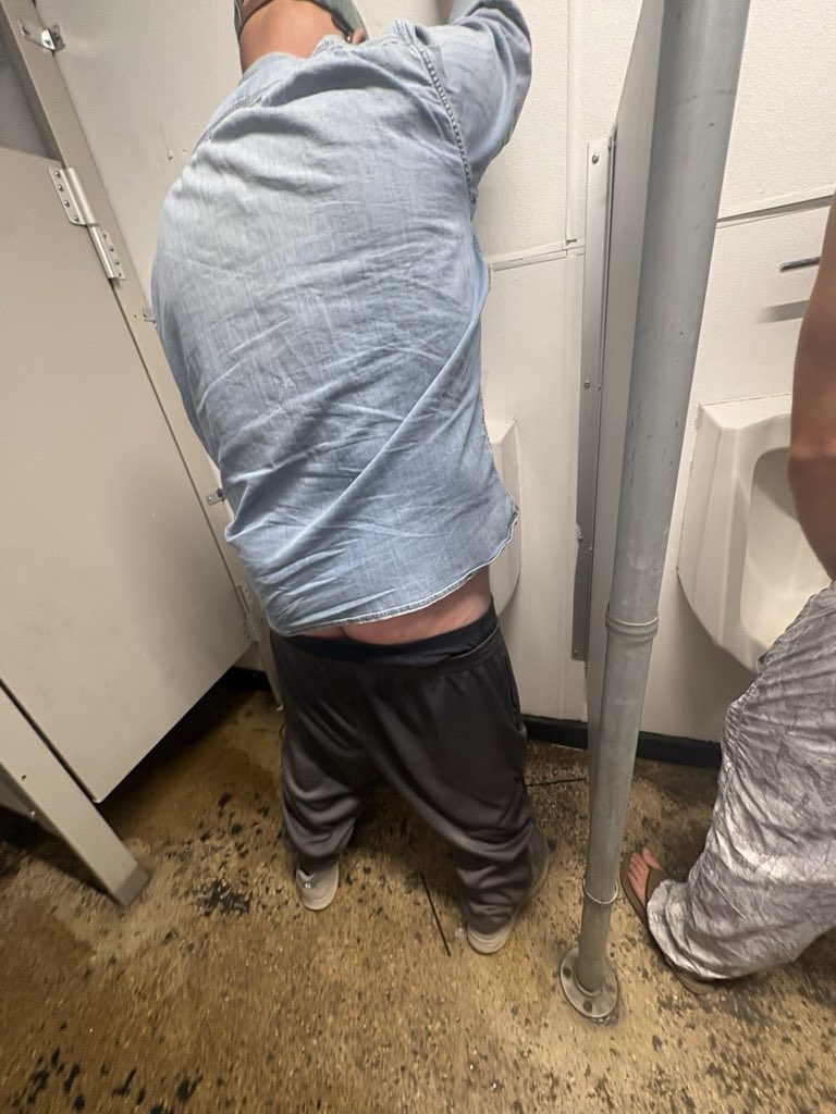 DougButabiPGA's tweet photo. Tripod stance engaged https://t.co/g6zZeTRgcd