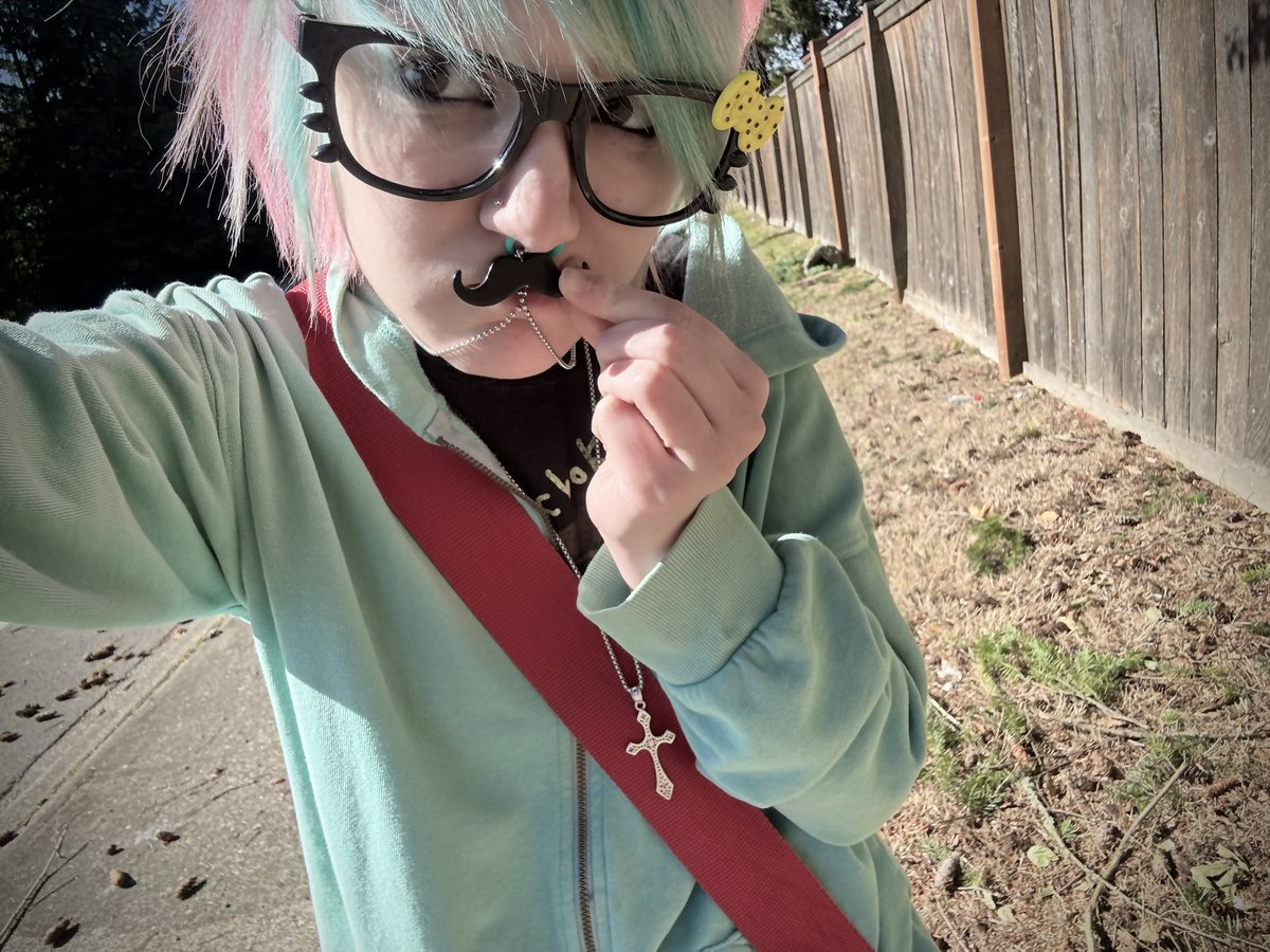 FurbyFanatics's tweet photo. rawr rawr rawrrr #scenetwt https://t.co/A0BctxqsV4