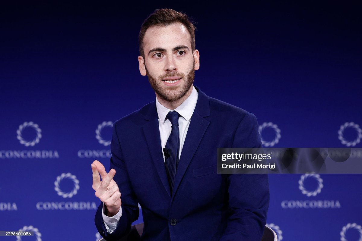 rmacedonio_tv's tweet photo. Fue un honor participar otro año más en el foro @ConcordiaSummit de Nueva York durante la semana de Asamblea General de la ONU moderando el panel ‘The Next Century of Investment in Latin America’ como periodista de @ntn24 https://t.co/YTNS4uQ0Ui