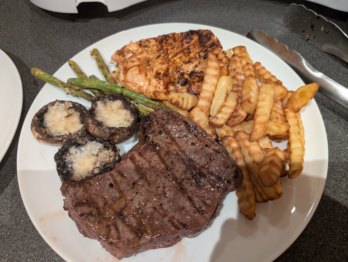 BlogSpells's tweet photo. Who says it's too late in the year for a BBQ? 💪🏼 https://t.co/cOzAcVYq0k