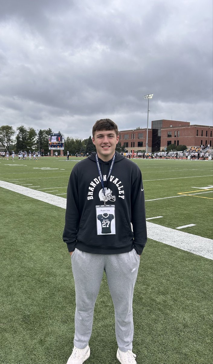 IreyKuper's tweet photo. Thank you @HussGrant and @cunebulldogs for the gameday invite! It was a great time!
@bvhsfootball @CoachMCBV https://t.co/7mQgaAswAf