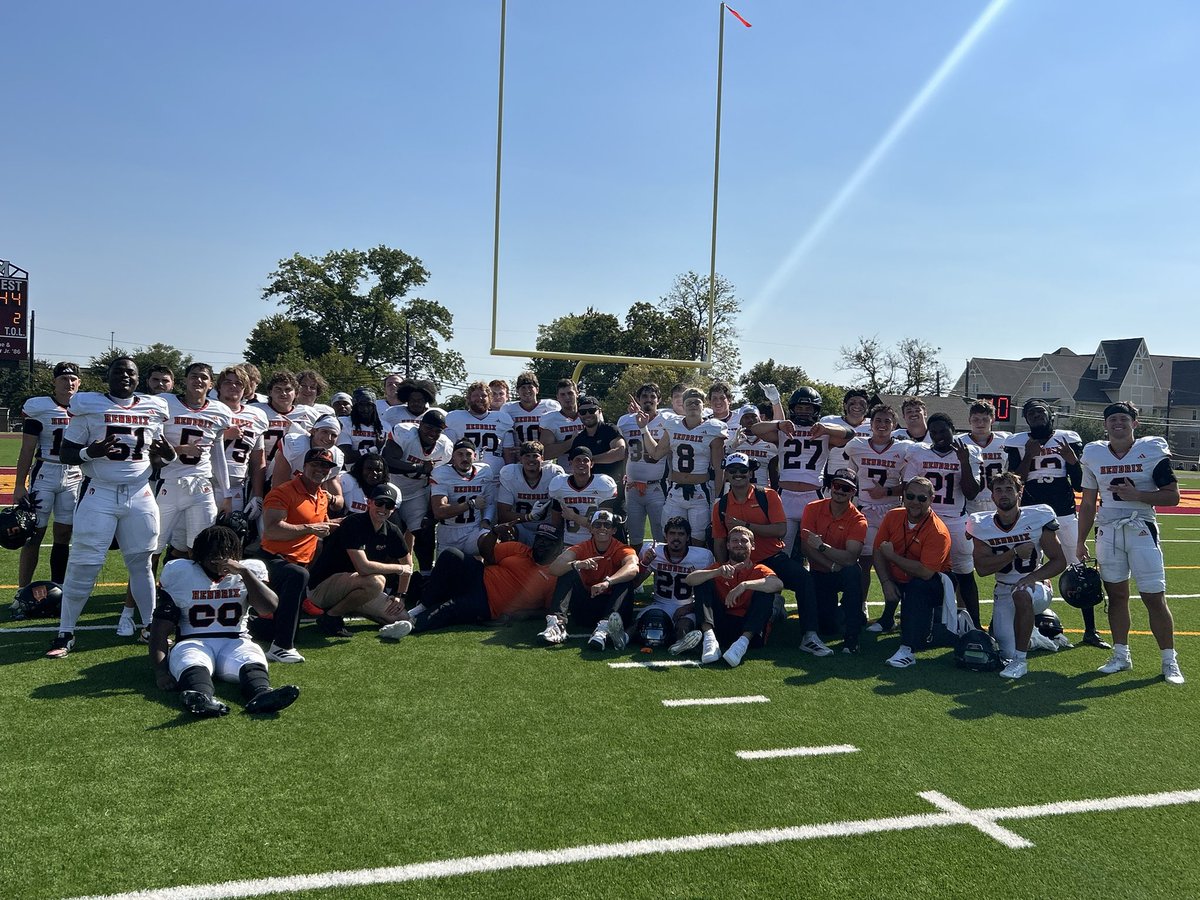 RussHeidiSLC's tweet photo. 44 - 6 Win Today at Austin College‼️ It’s a GREAT DAY to be a WARRIOR ‼️ #Tempo
@HendrixFootball leaving TEXAS with that DUB‼️ https://t.co/q7uxBnQc1m