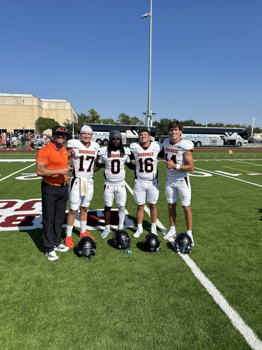 RussHeidiSLC's tweet photo. 44 - 6 Win Today at Austin College‼️ It’s a GREAT DAY to be a WARRIOR ‼️ #Tempo
@HendrixFootball leaving TEXAS with that DUB‼️ https://t.co/q7uxBnQc1m