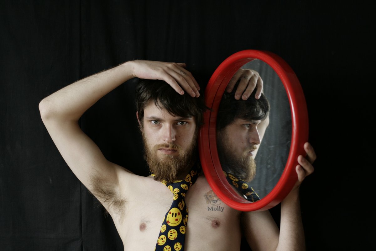 RobertSiegelman's tweet photo. #photography #portrait #mirrormirror #tattoo #nudeart #artstudio #nudemodel #queerartist #bostonartist https://t.co/gwYwYUke8y