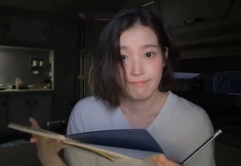 pradaUAENA's tweet photo. Gd morning & Happy Sunday 🌞Japan UAENA Takashi & UAENA across the world 🥹🥺
After IU get diagnosed "tube dysfunction", really happy Jingni looks chubby & healthy.
Spread love to Jingni,UAENA 💕︎ ♡🥺
#IU
#UNKNOWNPLANET
@_IUofficial
https://t.co/etxUBcSGL7 https://t.co/QHLdbwWu6h