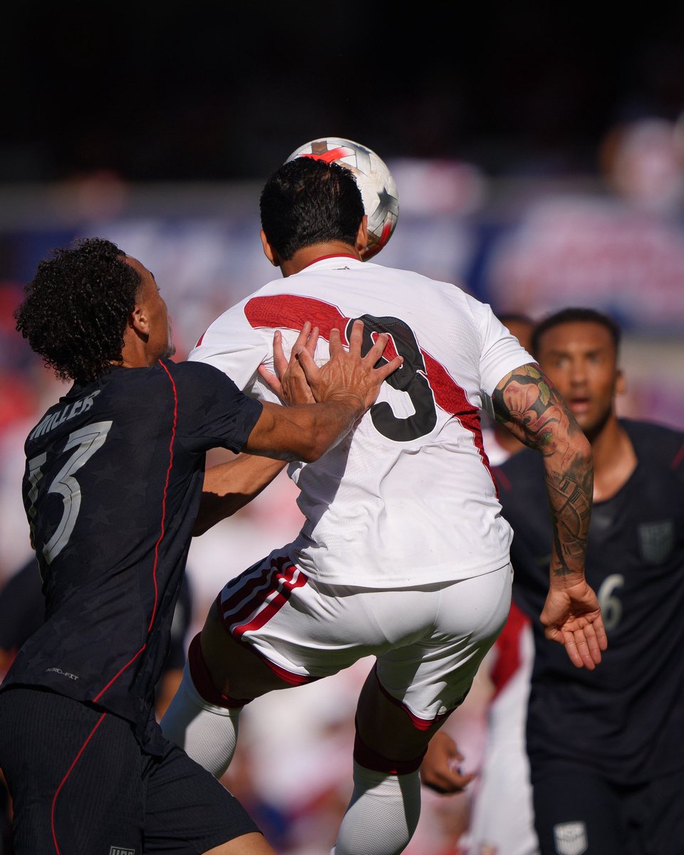 SeleccionPeru's tweet photo. 𝗔𝘀í 𝘁𝗲 𝗾𝘂𝗲𝗿𝗲𝗺𝗼𝘀 𝘃𝗲𝗿, 𝗟𝗔𝗣𝗔𝗚𝗢𝗟😍🇵🇪

Gianluca Lapadula volvió a decir presente con #LaBicolor 🇵🇪 y marca el empate 1-1 

#UnSentimientoQueNosUne https://t.co/KeUPWQ5aw8