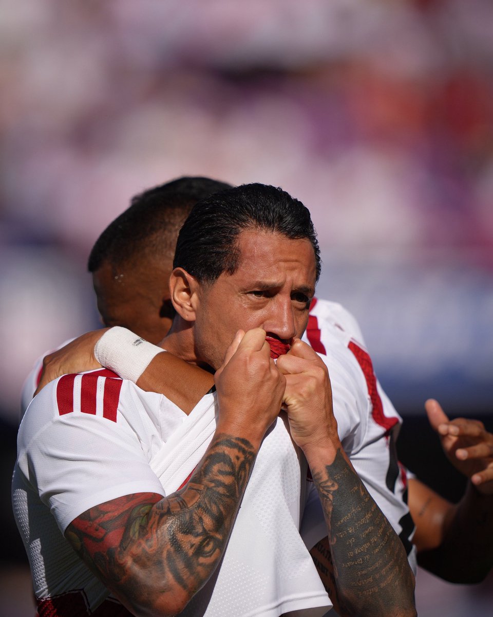SeleccionPeru's tweet photo. 𝗔𝘀í 𝘁𝗲 𝗾𝘂𝗲𝗿𝗲𝗺𝗼𝘀 𝘃𝗲𝗿, 𝗟𝗔𝗣𝗔𝗚𝗢𝗟😍🇵🇪

Gianluca Lapadula volvió a decir presente con #LaBicolor 🇵🇪 y marca el empate 1-1 

#UnSentimientoQueNosUne https://t.co/KeUPWQ5aw8
