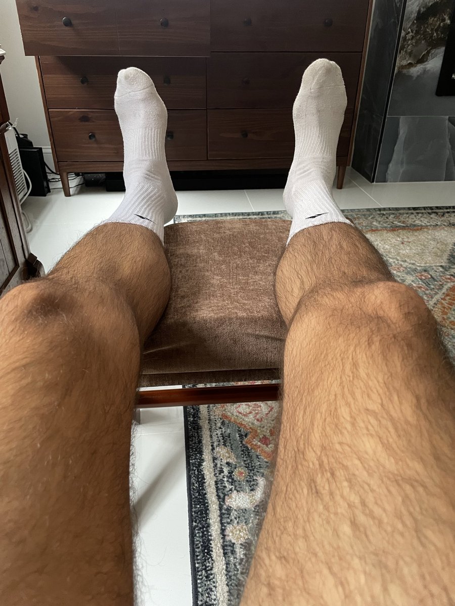 SebastianHook's tweet photo. Get on your knees and service me #findom #feetworship https://t.co/jiHPHxIO0q