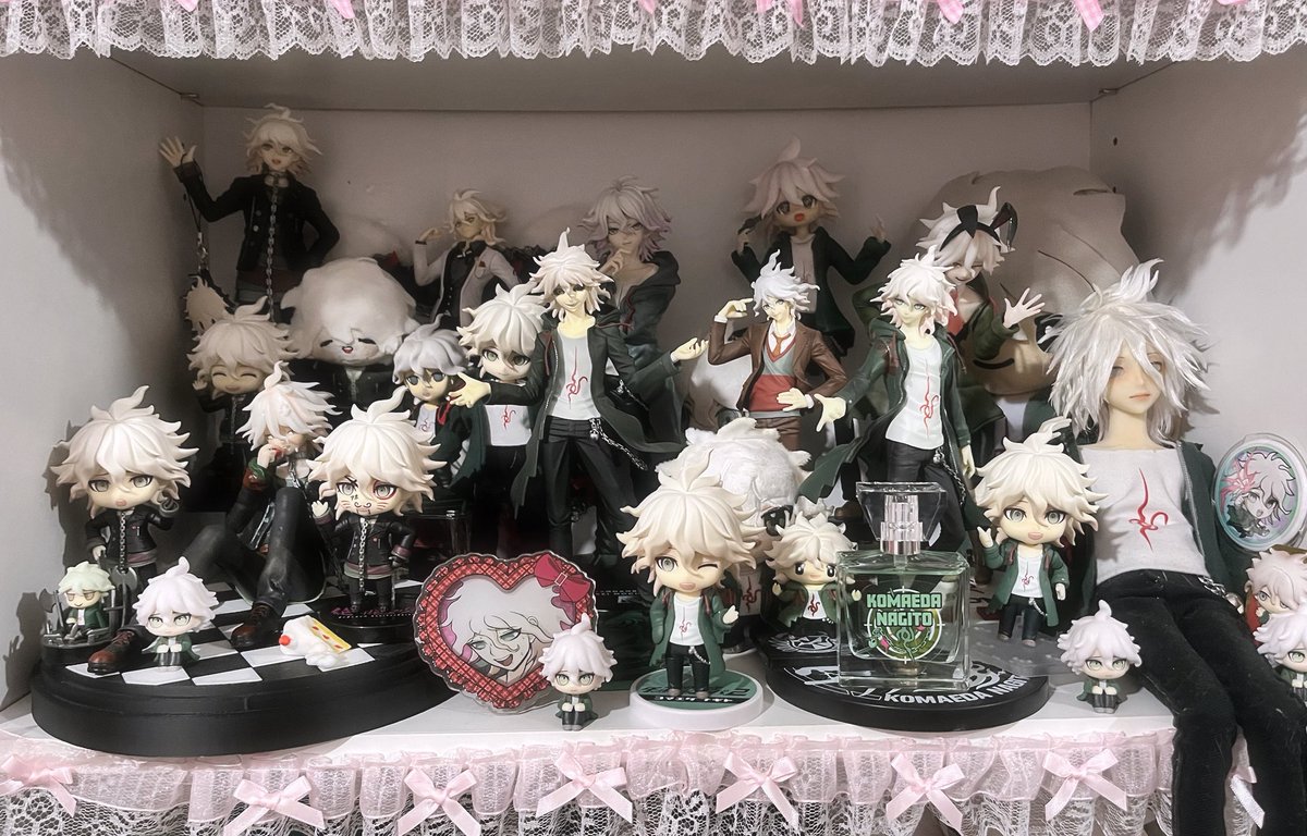 komaedapuke's tweet photo. Annual Danganronpa collection update!!!

Why do I keep making the bases of my figures so big? 🥲 https://t.co/xWjEFVvhT9