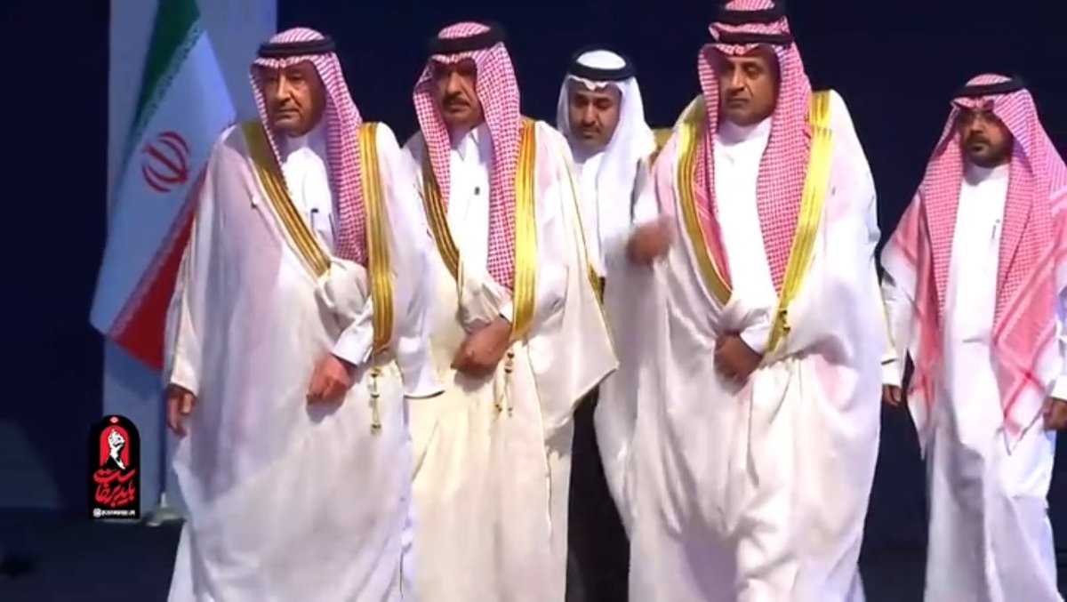 MA____014's tweet photo. @hsvegsb وا عيبتاه كيف تمدون يدكم في يد ناس قصفوكم وقصفو مكة ورايحين تعزونهم وذحبو ونكلو في جنودكم الحين شو ذنب الأم الي راح ولدها في حرب عبثيه وشافت السعوديه تسلم عليه�� ورايحه تعزي الخميني اخ بس صدق فرق بين الثرا والثريا مش مشكله يلا البسي حفاضتك ونامي كبير عليك هالموضوع دوري ماما وبابا https://t.co/ojGpUkOsso
