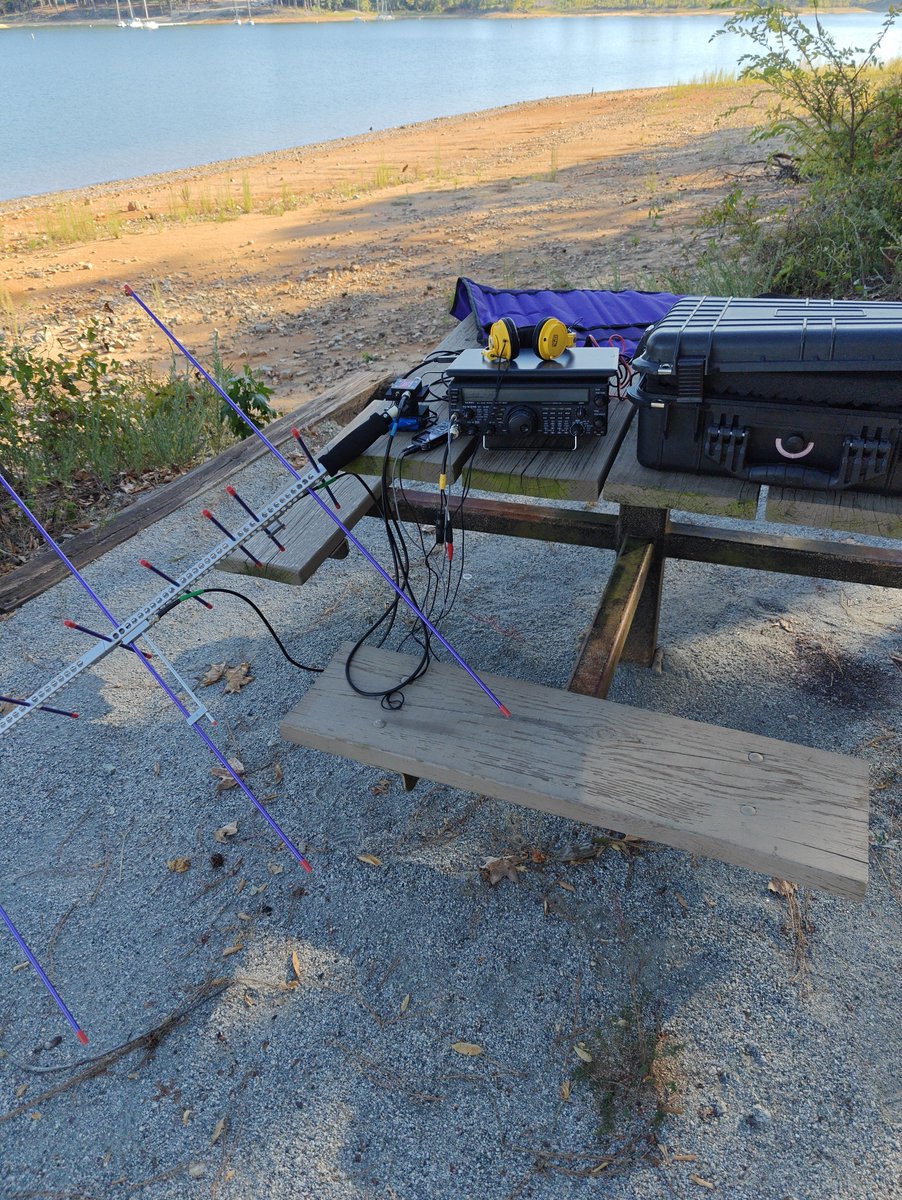 N4AKV_'s tweet photo. Nice to work several operators including @G_0ABI, @ea1dr, @EA8ARI, @F0GOW, and @flo_0_ ! @pa3gan I said your call sign wrong on the pass but don't worry, I'll fix it in the log. 

Alaskan Arrow plus ARR preamp and I could hear myself horizon to horizon. I've got to get back into doing more DX passes like this!
