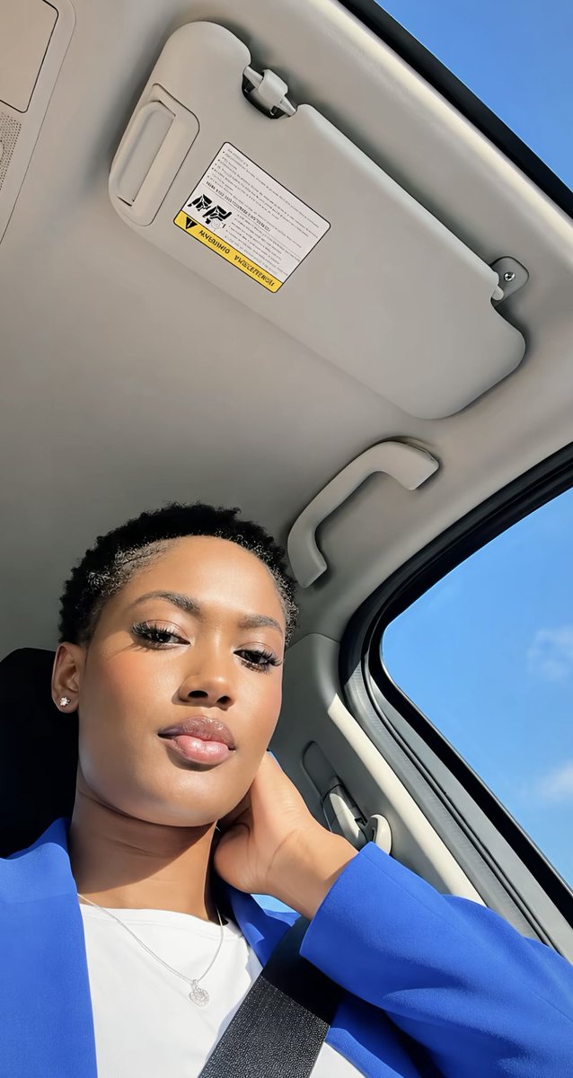 imbrakoby's tweet photo. I was trying to watch some TikTok videos so I could fall asleep later, but I came across this picture. Chale, I had to wash my face because I can’t sleep anymore. I need to stay up and make a lot of money. https://t.co/1pDDF0aWT5