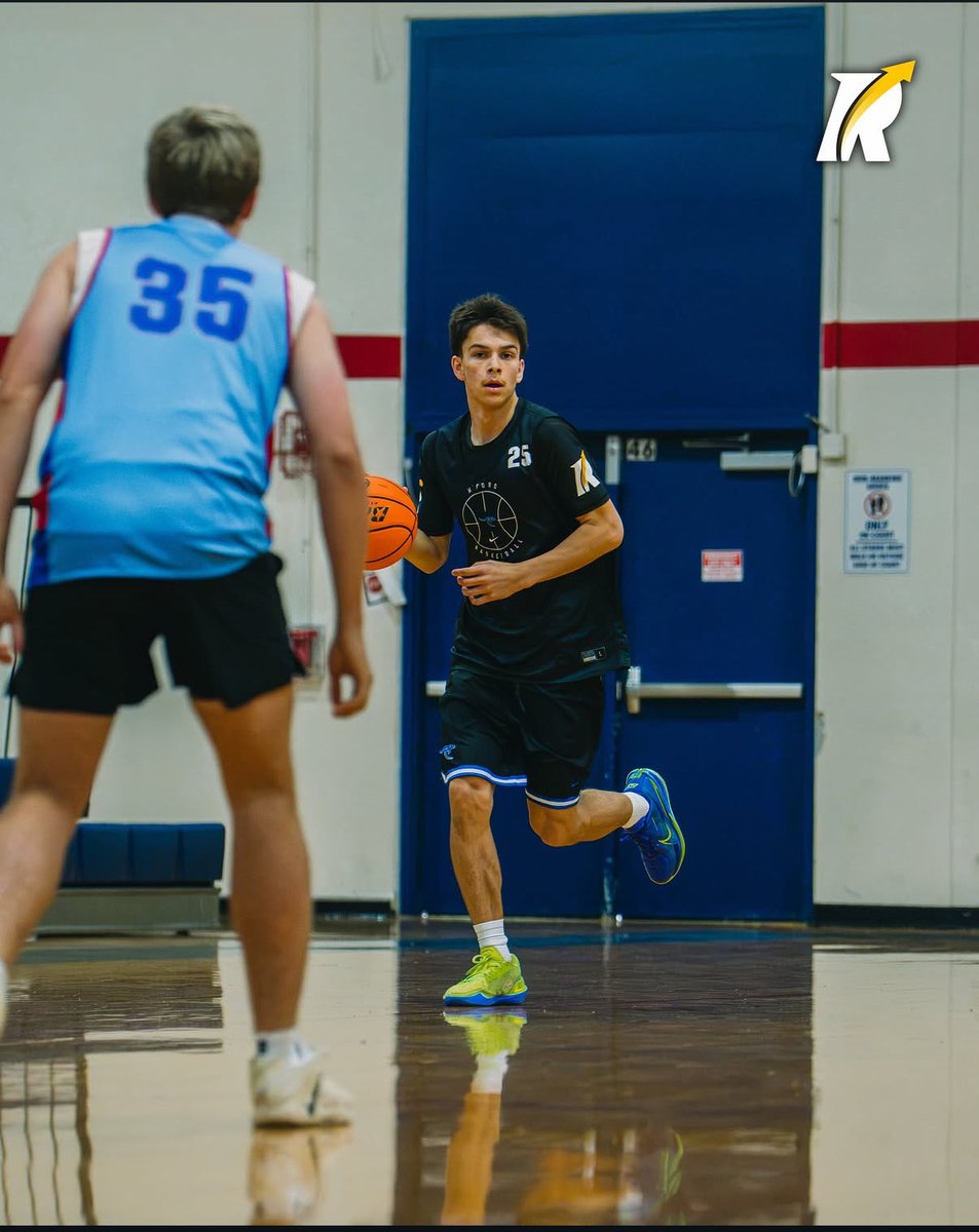 WHSrooHOOPS's tweet photo. Varsity goes 1-1 on the day at the Grapevine Shootout. JV goes 2-0! GO ROOS! @whsrooathletics @CoachNealWelch @Revocruit https://t.co/yKTQNmVQRL