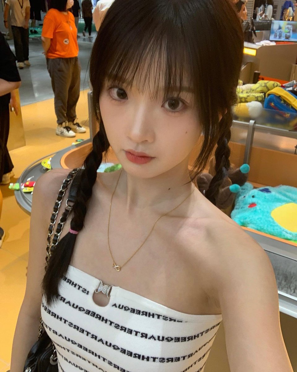 Miaoyid's tweet photo. Out here looking for some fun, what should I try? Give me your best ideas because I might actually take one. https://t.co/FGHalcYXib