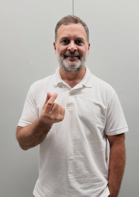 NewspressX's tweet photo. Will you vote for Rahul Gandhi in the 2029 Loksabha elections ? 

01. ○ Yes
02. ○ No

Be Honest Please🙏 https://t.co/oMvG4SCX2Q
