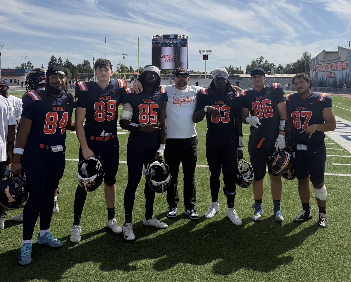 CoachChrisGocke's tweet photo. #GIANTSWIN!  Big time win for our @COSGIANTS_FB family!  Our Big Skill helped pave the way for 300+ rushing yards and we got a tuddy! Today was a good day. https://t.co/dY5bsi3xxf