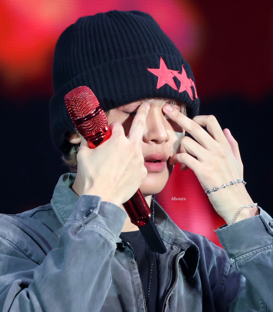 hae1ee's tweet photo. I'm sorry this is killing me https://t.co/yZcFKdsF40