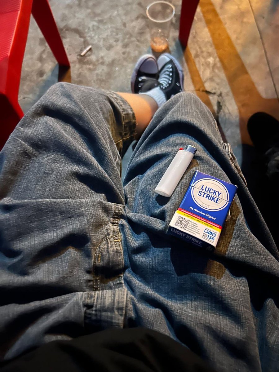 Hicknaolembro's tweet photo. Foto estilo niojak copiando profaneidos https://t.co/bafVvLsPs9