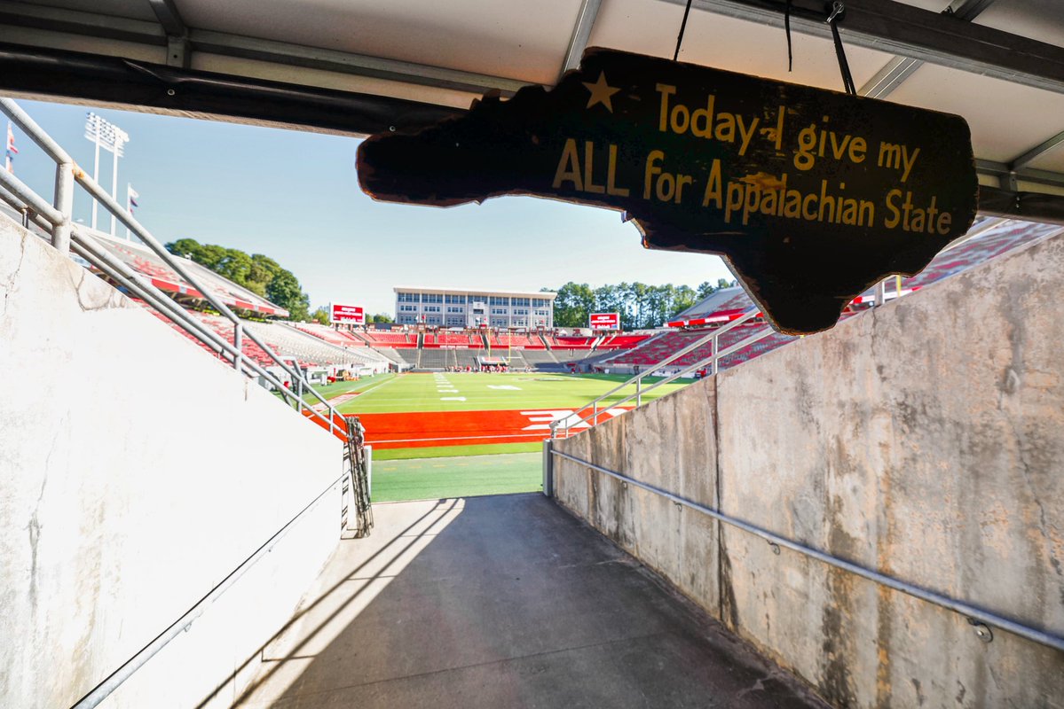 AppState_FB's tweet photo. Equipment โ
#GoApp #BeatState https://t.co/64BJv3WvGl