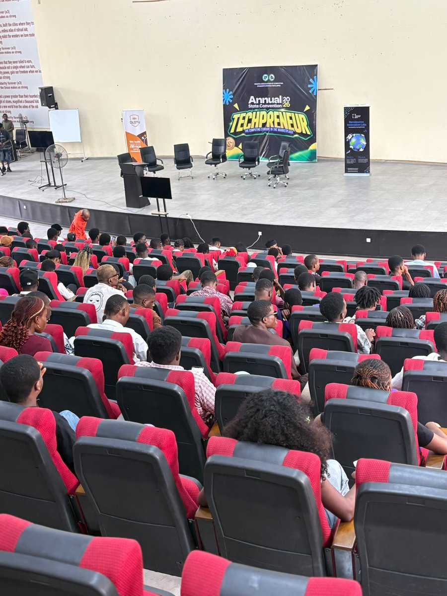 benjamin_mazi_'s tweet photo. Today I stood in front of a room full of builders and pitched 𝗚𝗲𝗼𝗣𝗶𝗹𝗼𝘁 at the NACOS Rivers State Annual Techpreneur Event. It was a blast  the questions, the feedback, the energy in the room. Moments like this remind me why I started. https://t.co/5A0EC9Ug7e