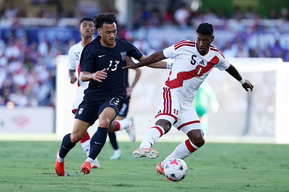 TelemundoSports's tweet photo. ⏱️ ¡Medio tiempo!

⚽ Estados Unidos 🇺🇸 1-1 Perú 🇵🇪 
🎙️@AdrianaMonsalve y @Miguel_Gurwitz 
🎙️@LuisOmarTapia @DiegoBalado e @Isaeche11 
📺 @Telemundo y Peacock 
📱 Telemundo APP ➡️ https://t.co/20KRSCFvyG

  #AmistosoInternacional #USAvsPerú #USMNTTelemundo @USMNT #USMNT https://t.co/Vv6DmUwHb0