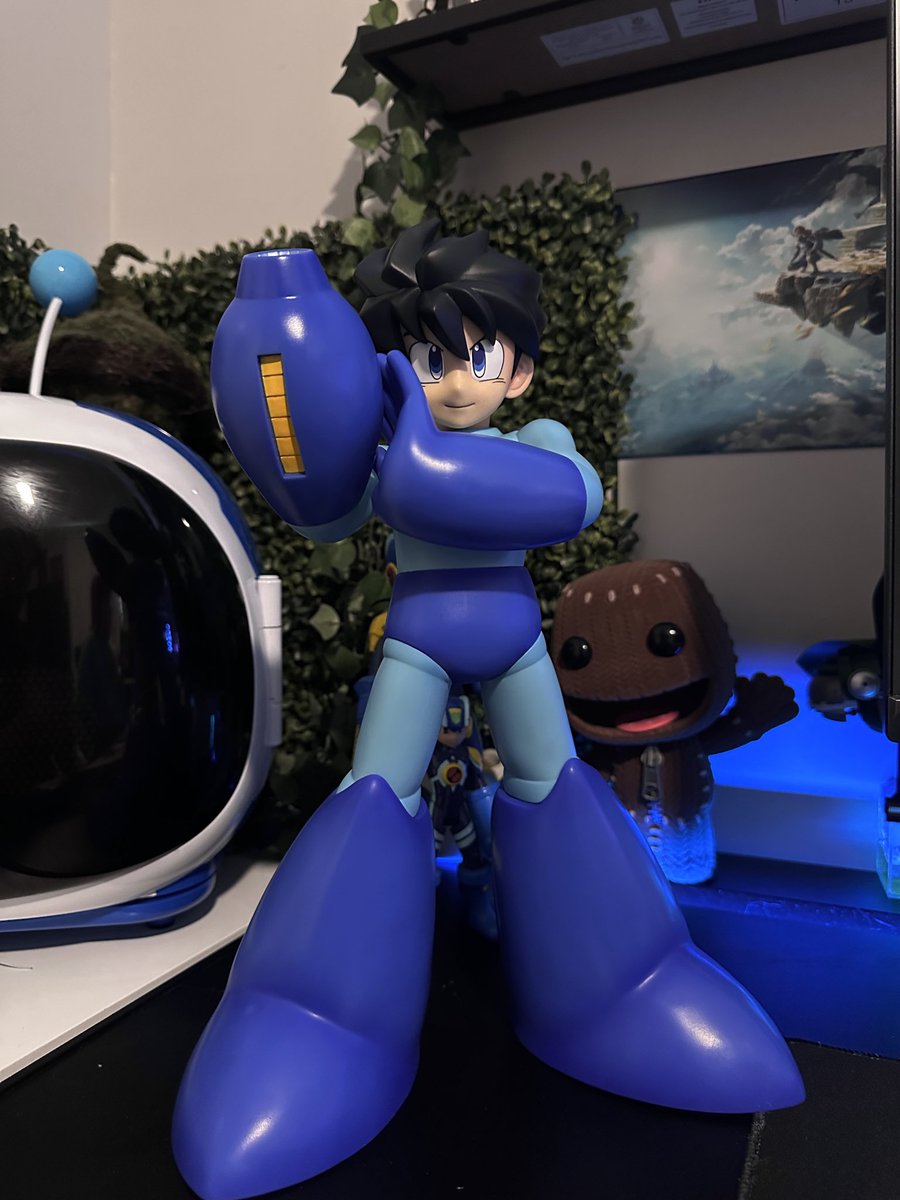 edwindrawz's tweet photo. Holy shit https://t.co/AakSLutnL3