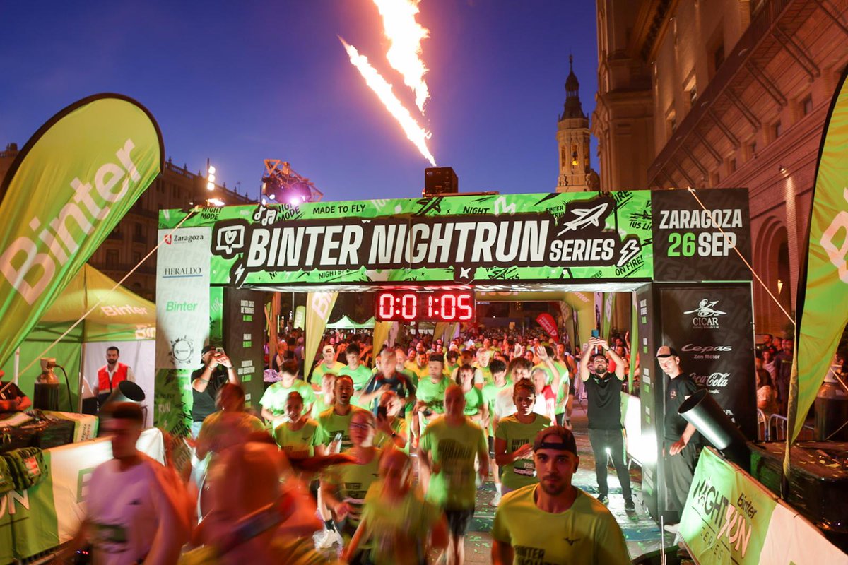 BinterNightRun's tweet photo. La #BinterNightRun Zaragoza by Heraldo volvió a iluminar la noche zaragozana.

Una auténtica #MareaVerde que volvió a demostrar que Zaragoza sabe correr, disfrutar y vivir el deporte de una manera muy especial. 💚

#Binter #Heraldo #Zaragoza #CarreraNocturna https://t.co/koc4YwmfLE