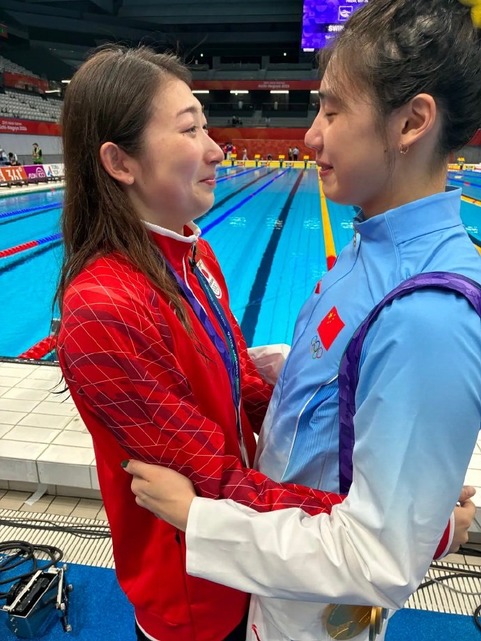 swimcoverage's tweet photo. 🇯🇵池江璃花子🫂🇨🇳张雨霏

Be the best of yourself🧡 https://t.co/KmBX1JqlVa