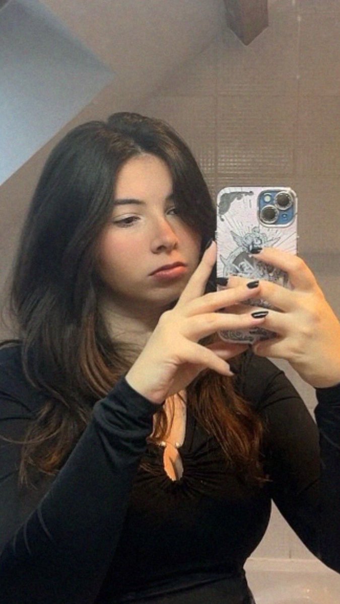 xtwice_'s tweet photo. Moi vs mes jeux prefs (9 c'est pas assez😔) https://t.co/iNTt06qG4p
