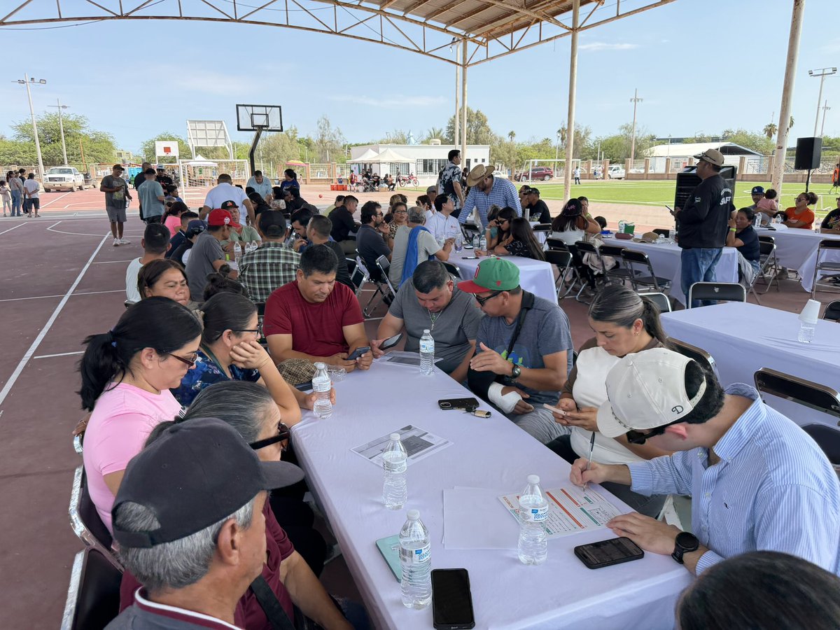 RamonCorralA's tweet photo. Hoy estuvimos en Bahía de Kino, escuchando a vecinas y vecinos en la Asamblea del Presupuesto CRECES. 🙌☀️

Un espacio para compartir ideas y propuestas que ayuden a mejorar su comunidad. https://t.co/QujIYZFzxx