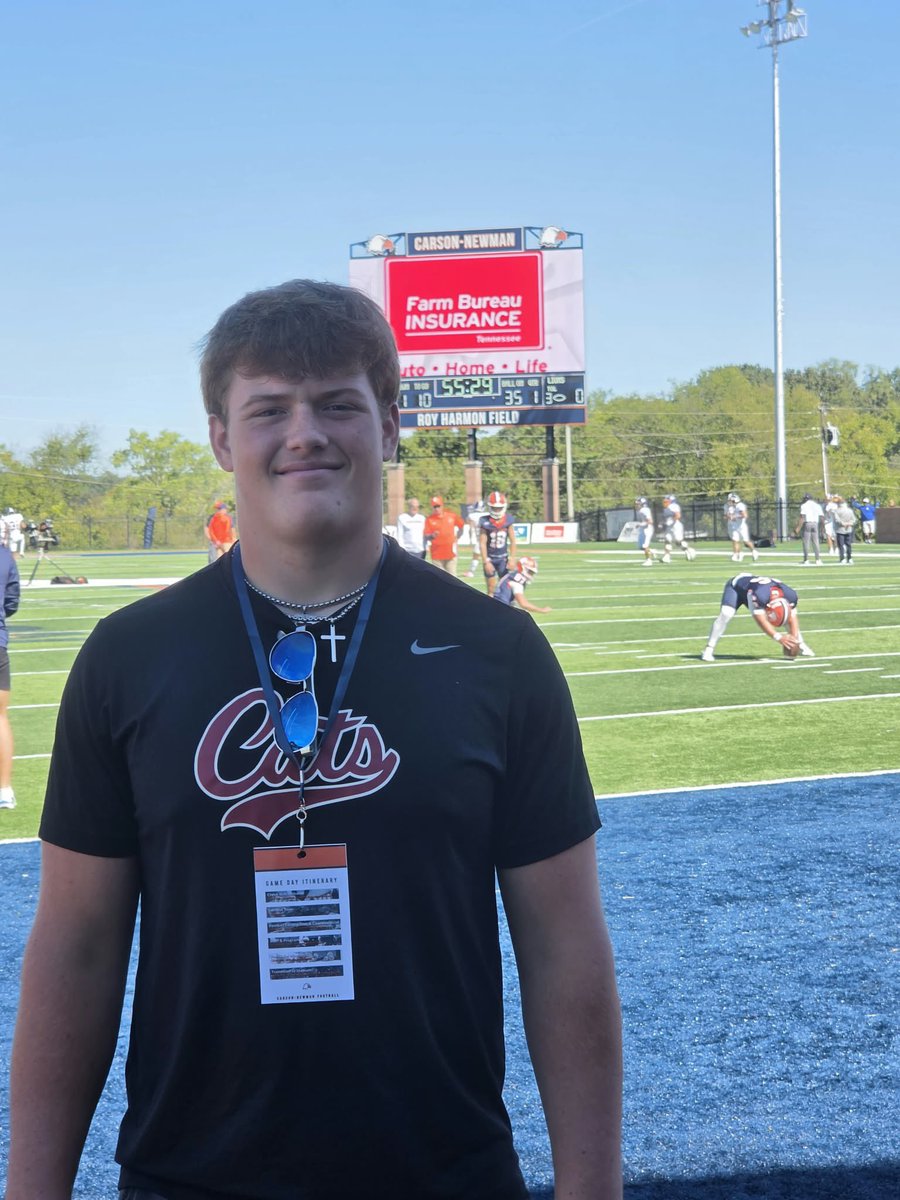 SamRayIV1's tweet photo. Thank you @cnfootball for a great visit!!! I appreciate all the coaches who took the time to make this experience special. @coach_andyscott @CoachNava7 @CoachDougSaylor @CoachJ_Jamison @CoachT_75 @RecruitGeorgia @REPFootballRec @NwGaFootball https://t.co/noIxZNkMeh