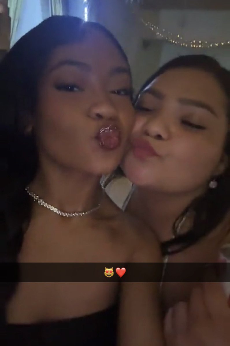 z4hqq's tweet photo. another snapchat whore, want her user ? $$ #nsfwtwt #black #rgv #snapchat https://t.co/gOaDJl94oA