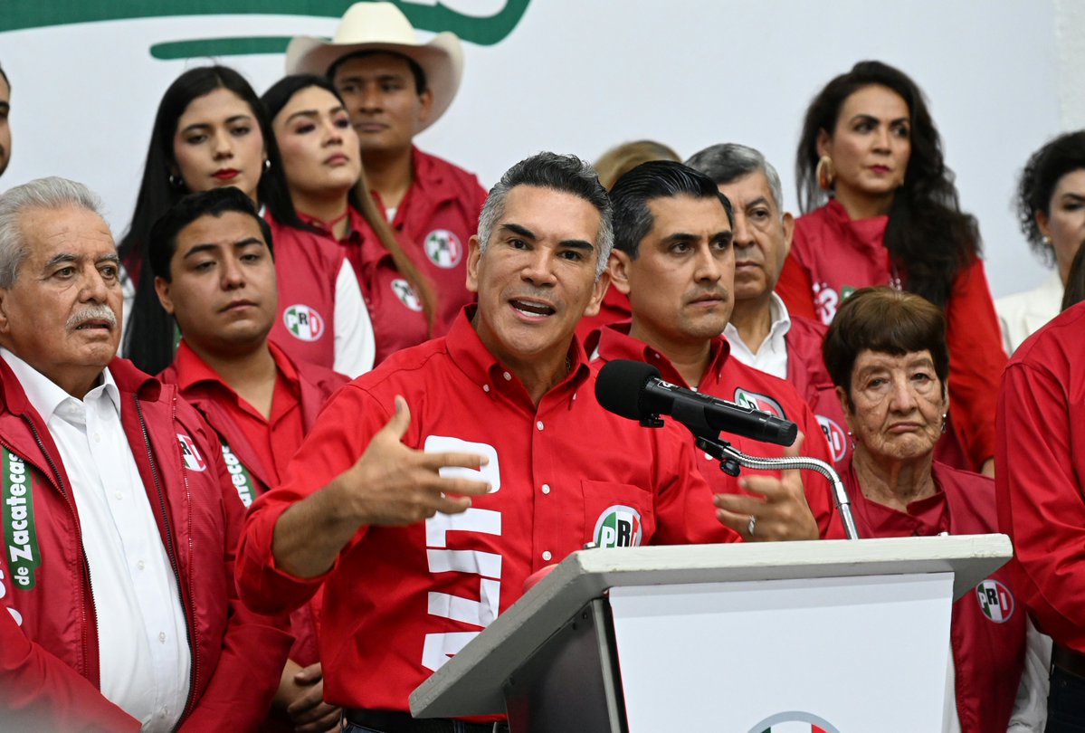 alitomorenoc's tweet photo. En conferencia de prensa en Zacatecas, presentamos el trabajo que estamos haciendo desde el PRI y levantamos la voz con firmeza para defender a las familias mexicanas.

Vamos a defender su seguridad, su trabajo, su patrimonio y el futuro de sus hijos. Esa es nuestra causa y ahí vamos a estar siempre, de frente, sin miedo y dando la batalla por Zacatecas y por todo México.