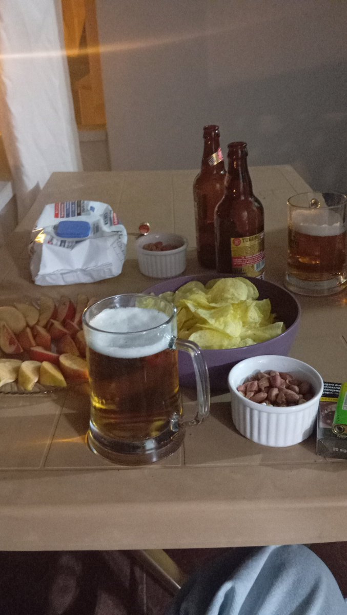 ficibirra's tweet photo. Fıçı biram hala benimle ve evet hala aycayim hala o benim zaafim https://t.co/pysbW29iVF